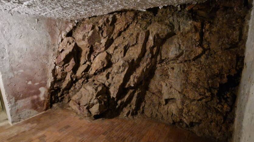 Parete rocciosa in Cantina